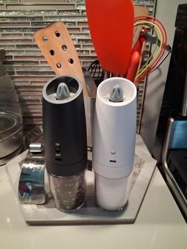 CIRCLE JOY Rechargeable Salt and Pepper Grinder Set Gravity Electric Salt and Pepper Grinder Set. LED Light. Adjustable Coarseness. for Home Kitchen BBQ. Black & White photo review