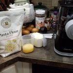 Philips Kitchen Appliances Compact Pasta and Noodle Maker. Viva Collection. Comes with 3 Default Classic Pasta Shaping Discs. Fully Automatic. Recipe Book. Small. White (HR2370/05) photo review